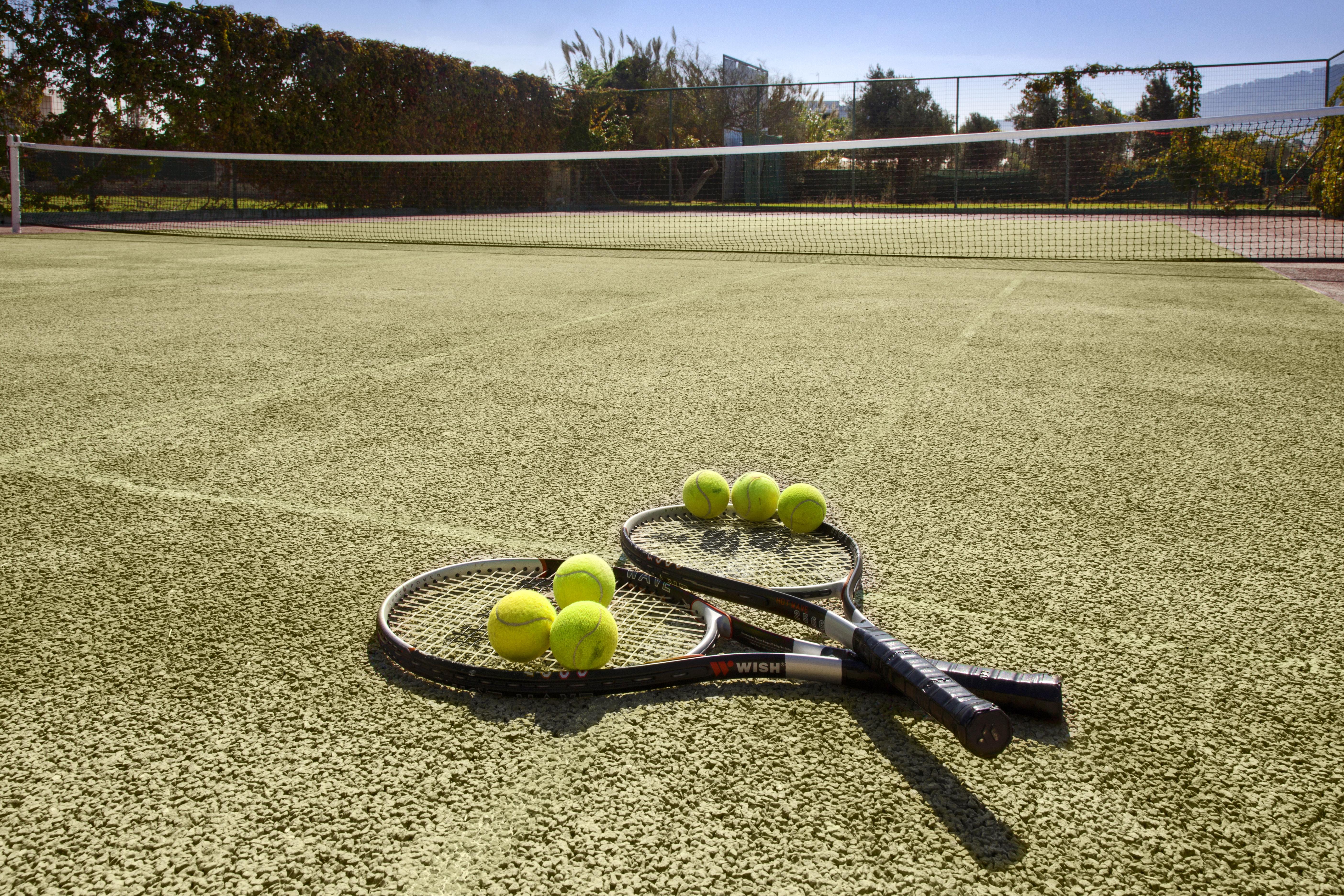 Electra Palace Rhodes إياليسوس المظهر الخارجي الصورة Tennis balls and racquets