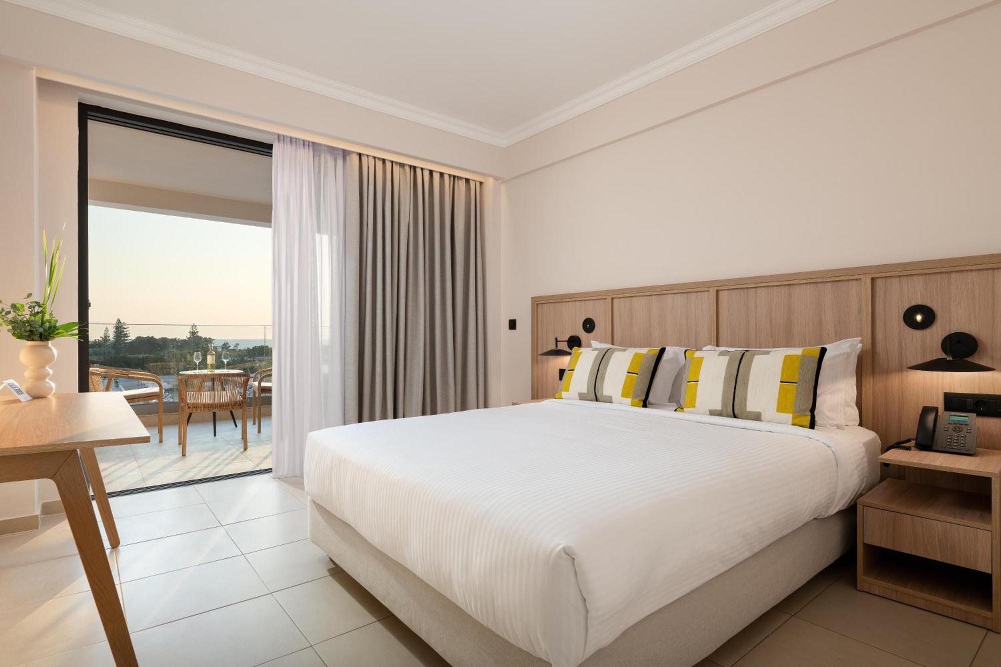 Electra Palace Rhodes إياليسوس المظهر الخارجي الصورة A bedroom at the hotel
