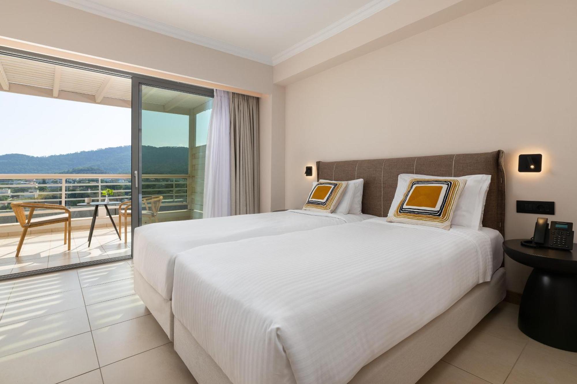 Electra Palace Rhodes إياليسوس المظهر الخارجي الصورة A room at the hotel
