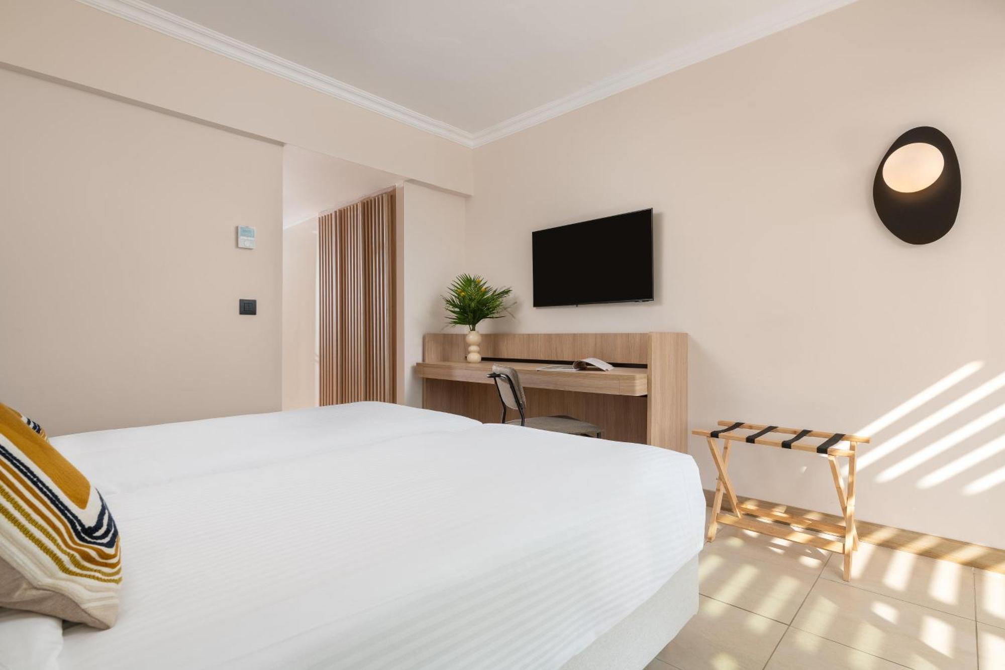Electra Palace Rhodes إياليسوس المظهر الخارجي الصورة A room at the hotel